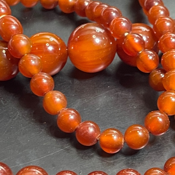 Honey Amber 30” graduated Necklace - Picture 4 of 16
